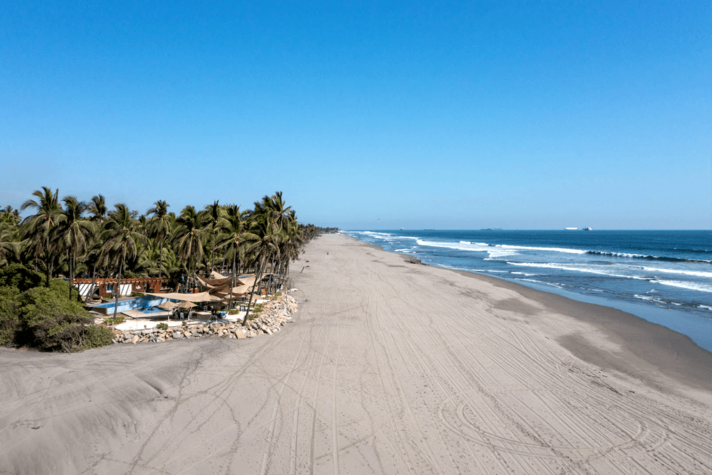 Playa de la costa michoacana